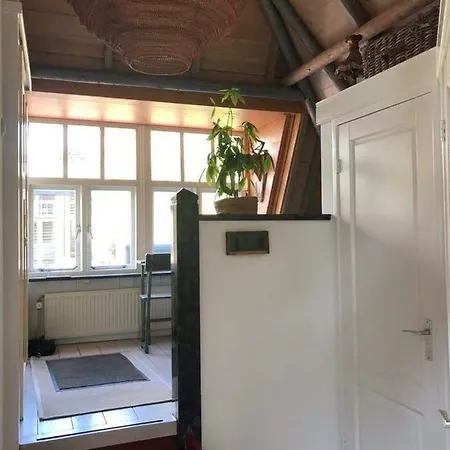 In Het Voorhuys *